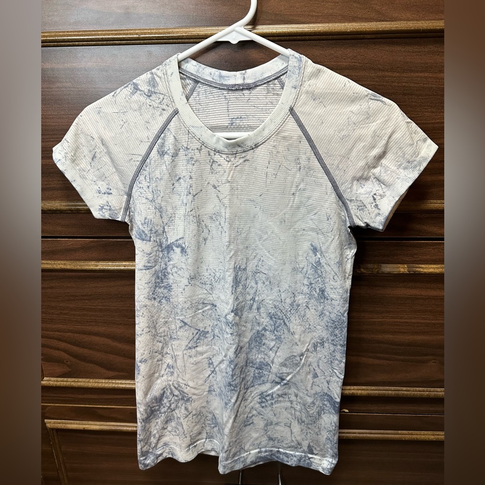 Lululemon Swiftly Tech Short Sleeve 2.0 *MultiDye Size 6